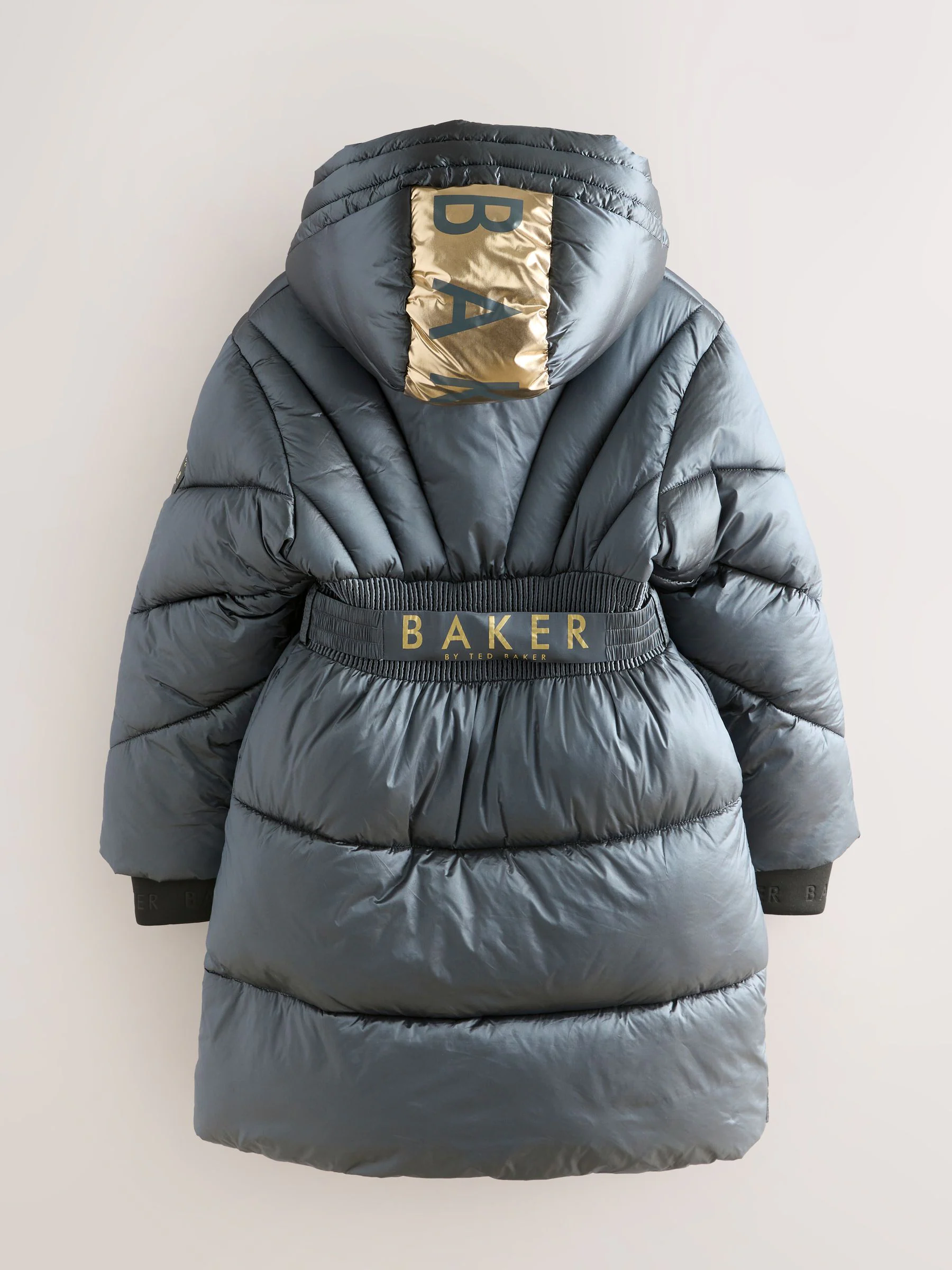 Baker by Ted Baker - Marineblauwe, regenbestendige gewatteerde jas met parels en ceintuur
