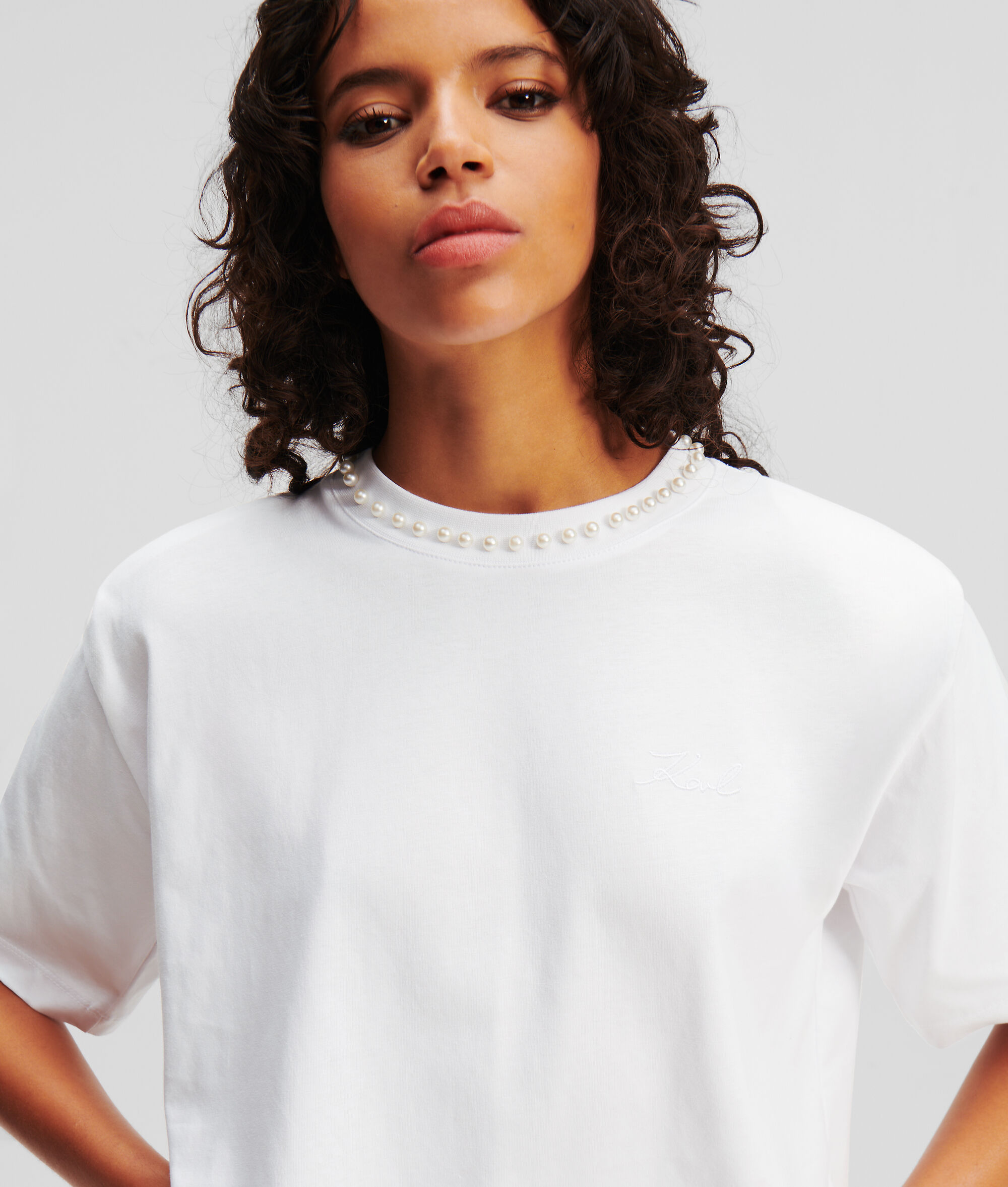T-SHIRT ORNÉ DE PERLES