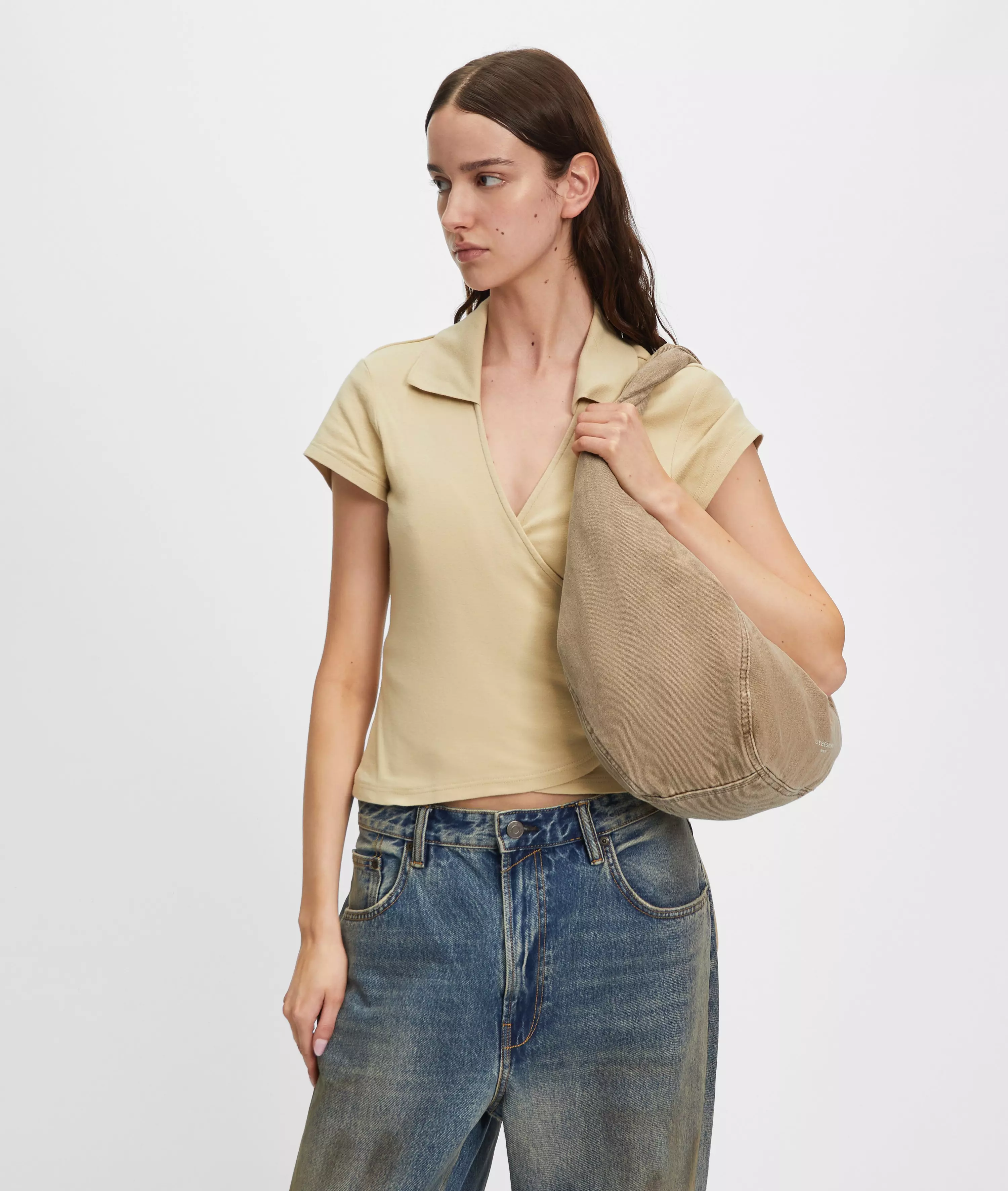 Denim Farrah II Hobo M Roomy denim moon bag