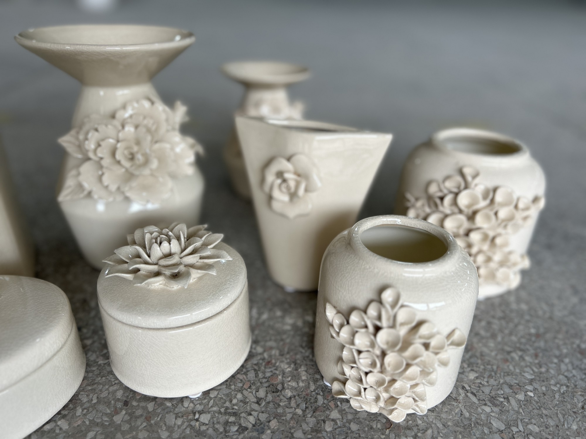 Keramikvase 'Paulette', creme, B 13 cm, H 14 cm, L 8 cm von fischer's lagerhaus