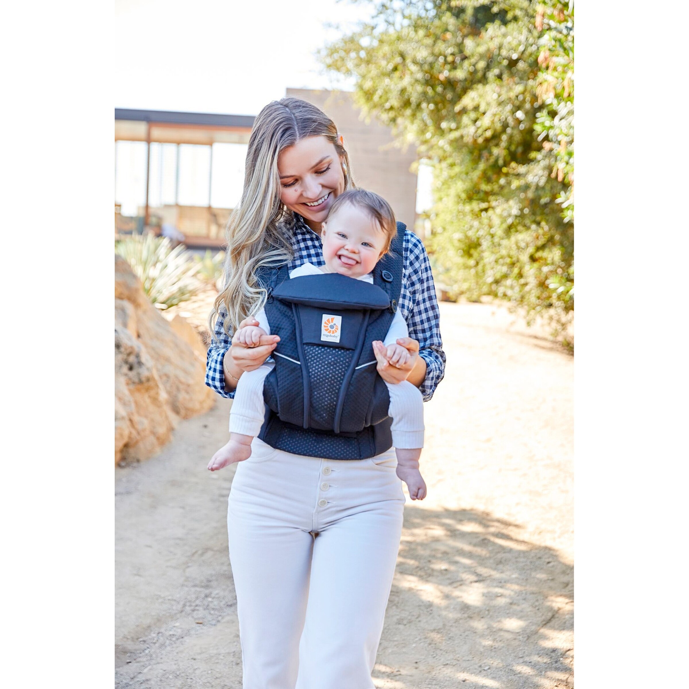 Ergobaby® - Omni Breeze Babytrage, 4 Tragepositionen Midnight Blue
