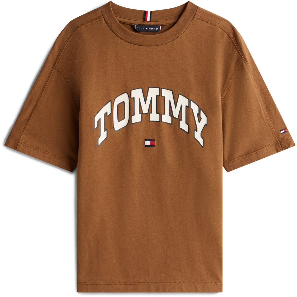 Køb Tommy Hilfiger Pecan Nut Varsity Raised Print Tee Ss