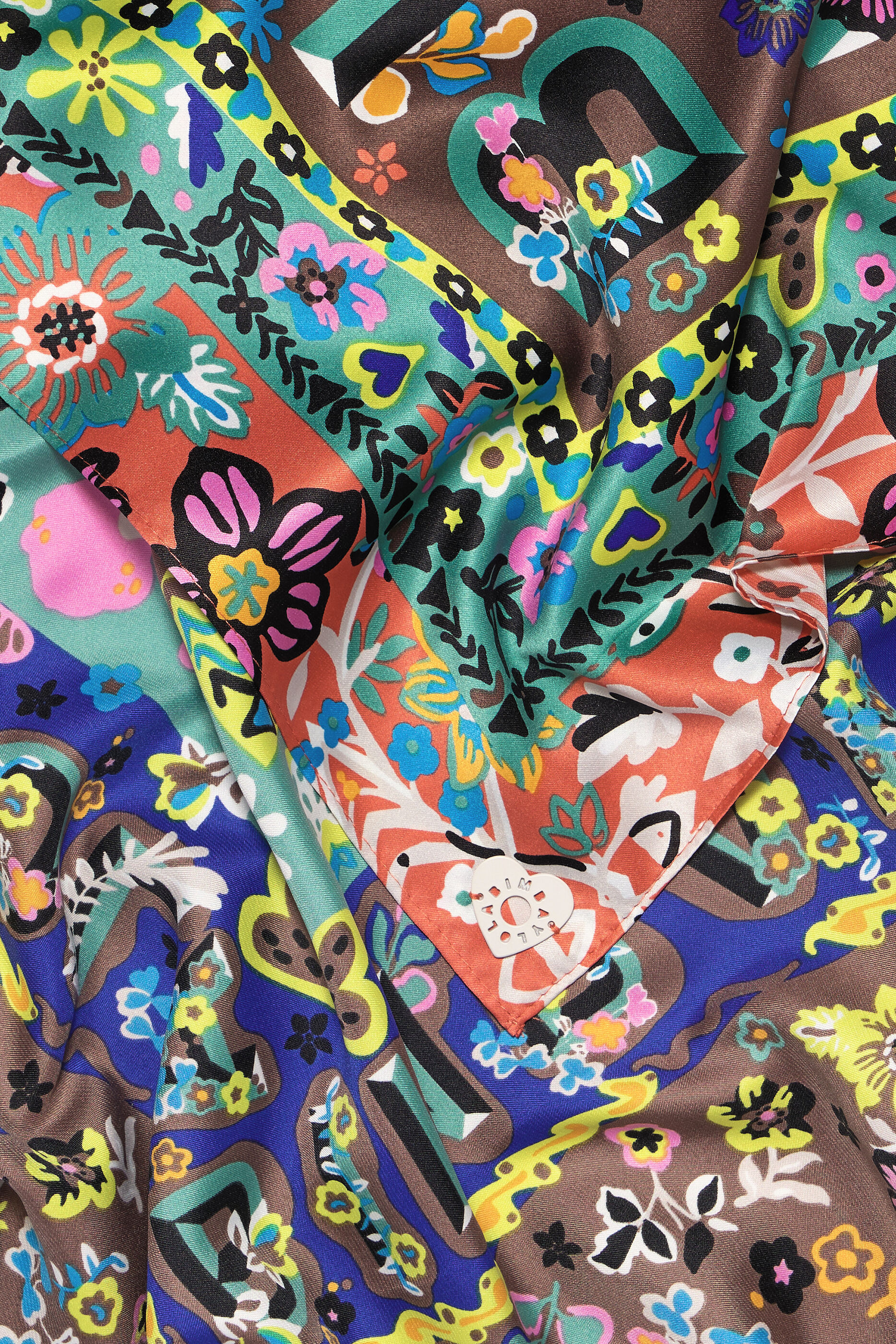 Lenço bege com estampa floral e logo