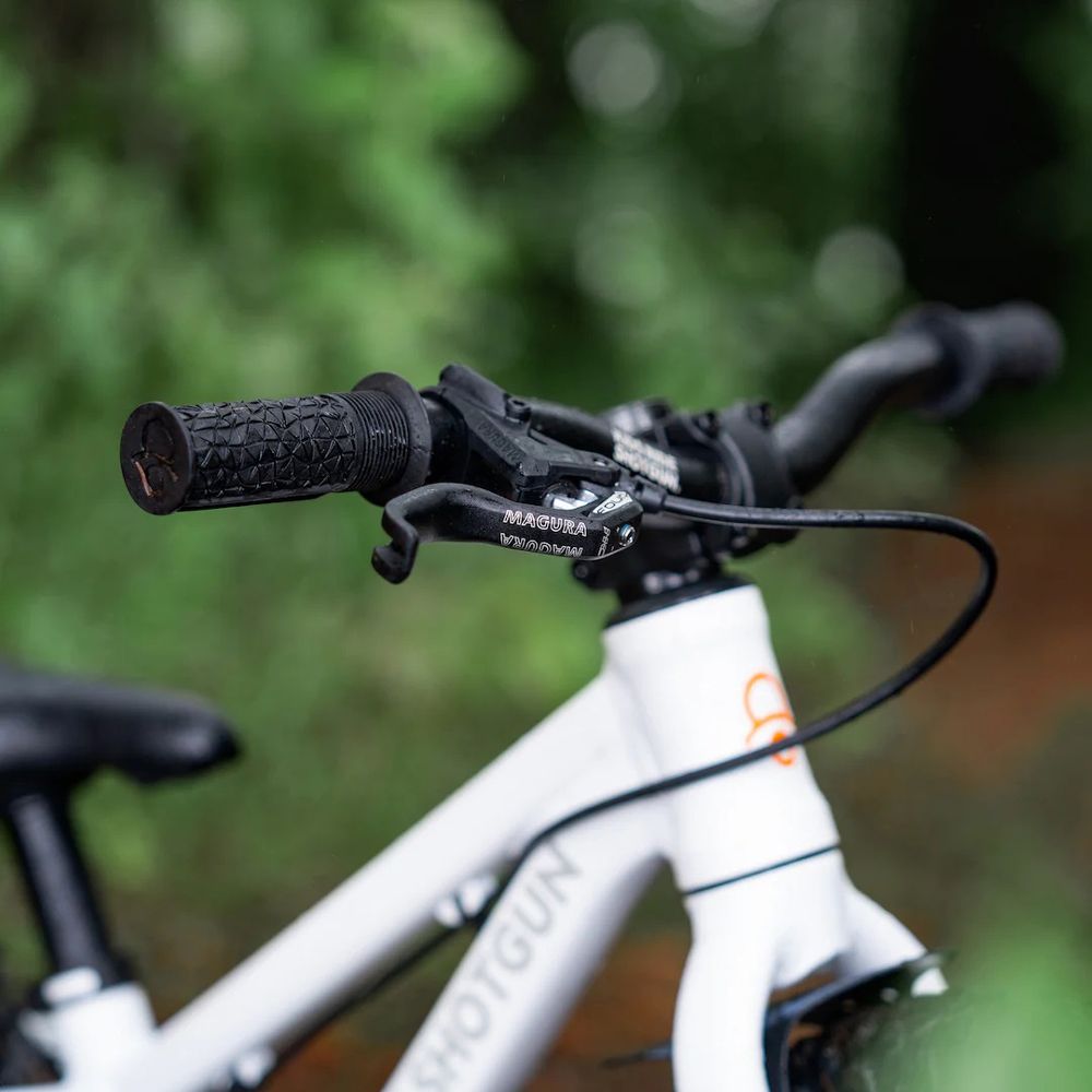 Kids Ride Shotgun  Dirt Hero Magura Laufrad 12