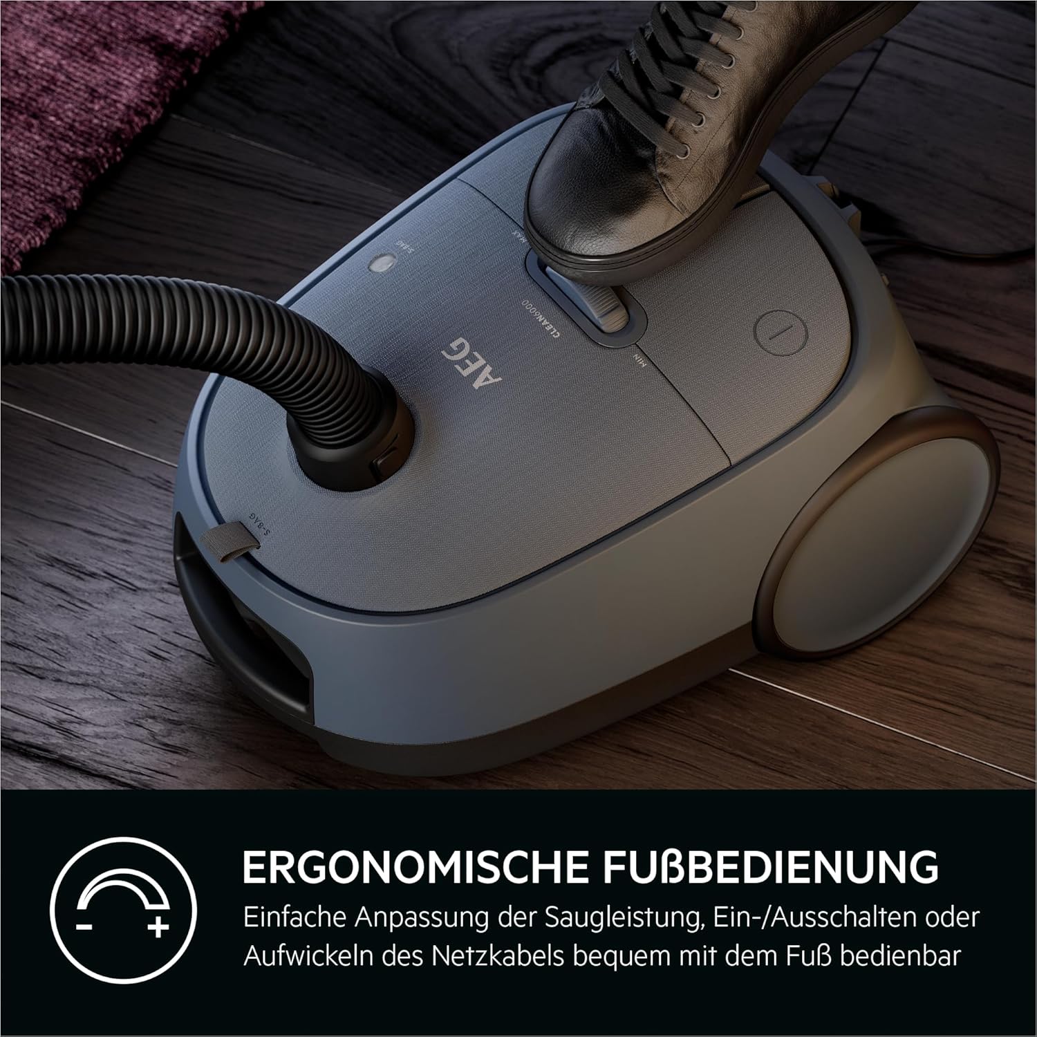 AEG CLEAN 6000 Staubsauger mit Beutel, Hohe Saugleistung, inkl. Zusatzdüsen, 55 % Recyclingkunststoff, für Haustierbesitzer, Reinigen von Polstern, 12 m Aktionsradius, 850 W, Blau, AB61C2DBS