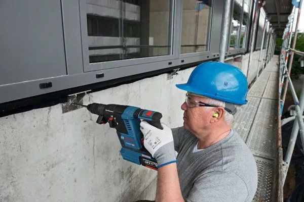 Bosch AKKUBOREHAMMER GBH 18V-26 SOLO L-BOXX - SOLO