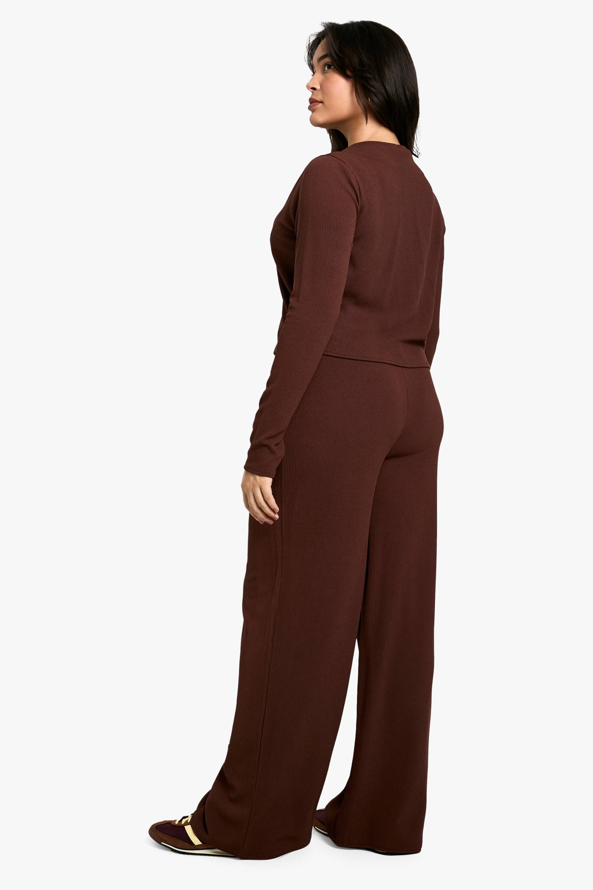 boohoo ensemble coordonné cardigan froissé grande taille et pantalon à jambes larges