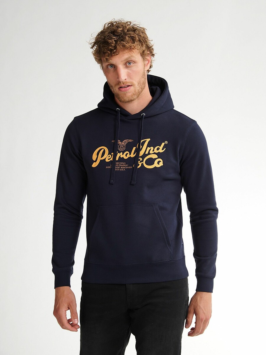 INDÚSTRIAS PETROLÍFERAS<br>Moletom com Capuz Estampado