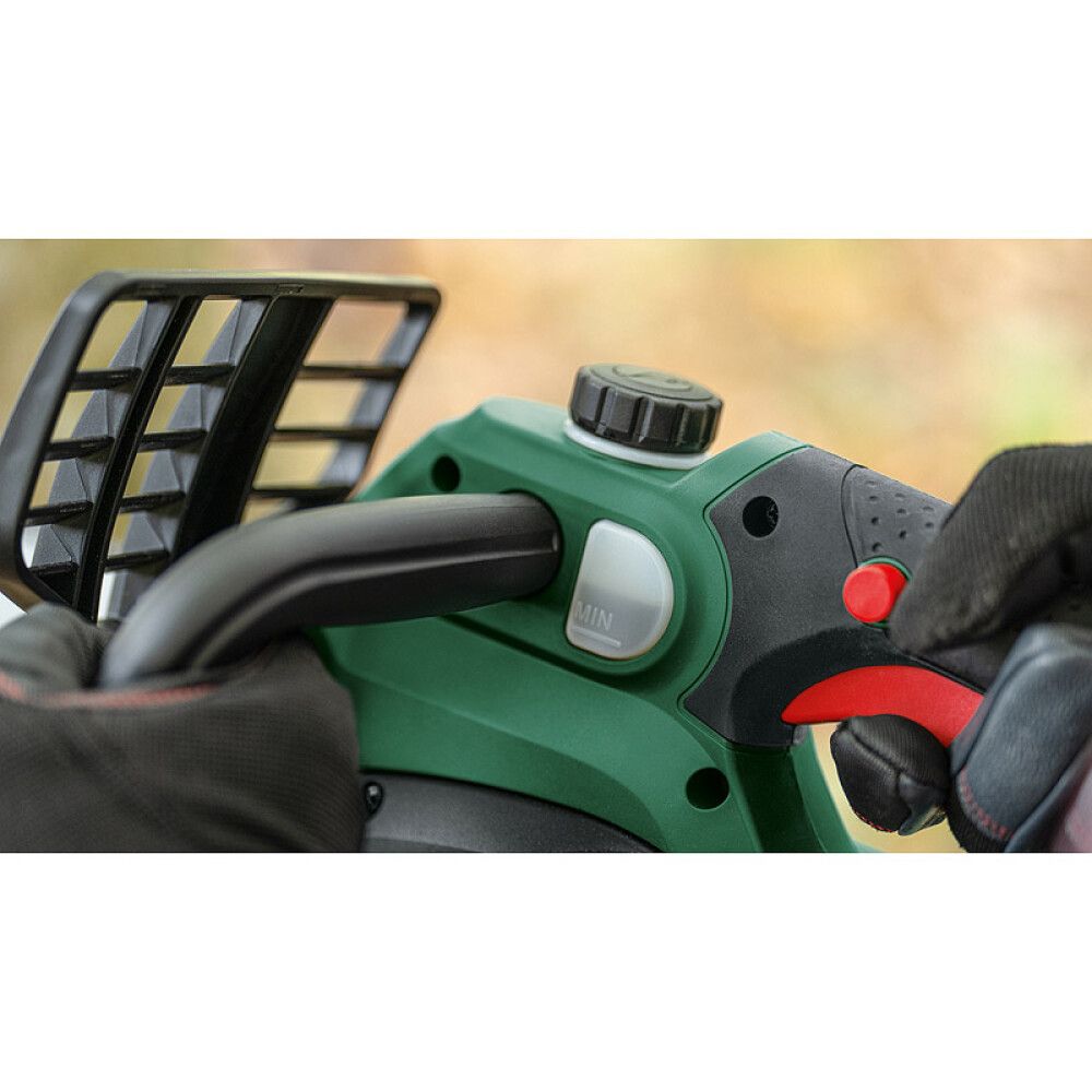 MOTORSAG BOSCH UNIVERSAL 18V 1X2,5AH