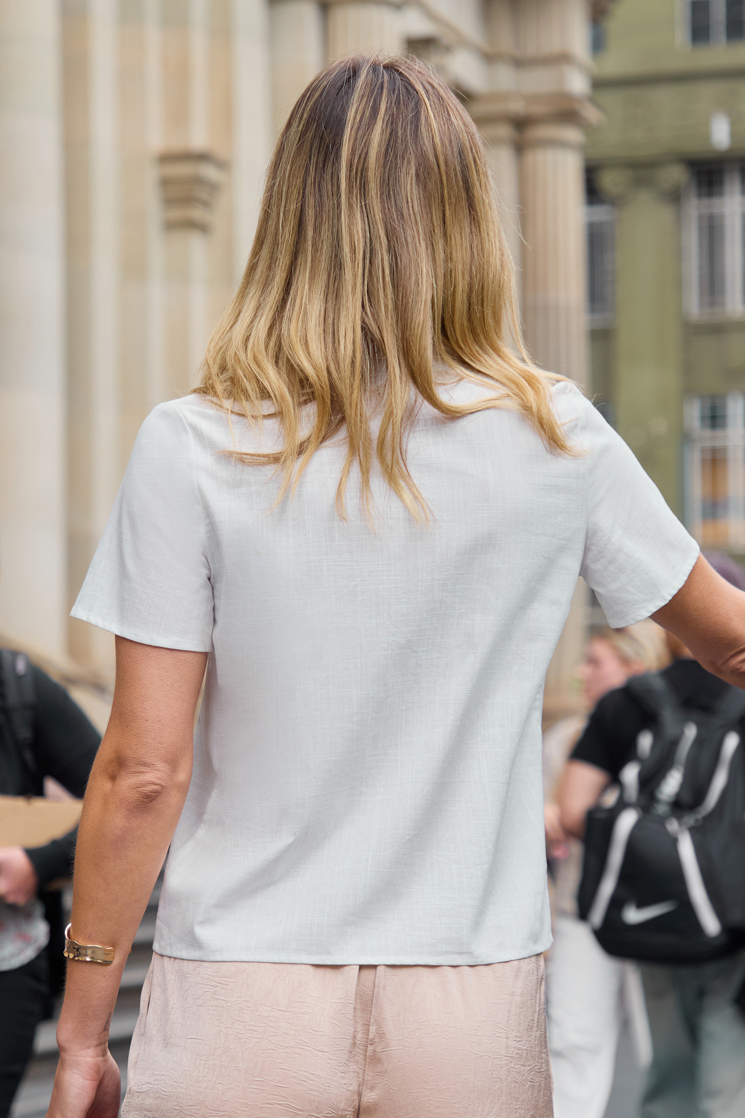 Chemise en pur coton à manches courtes et nouer sur le devant