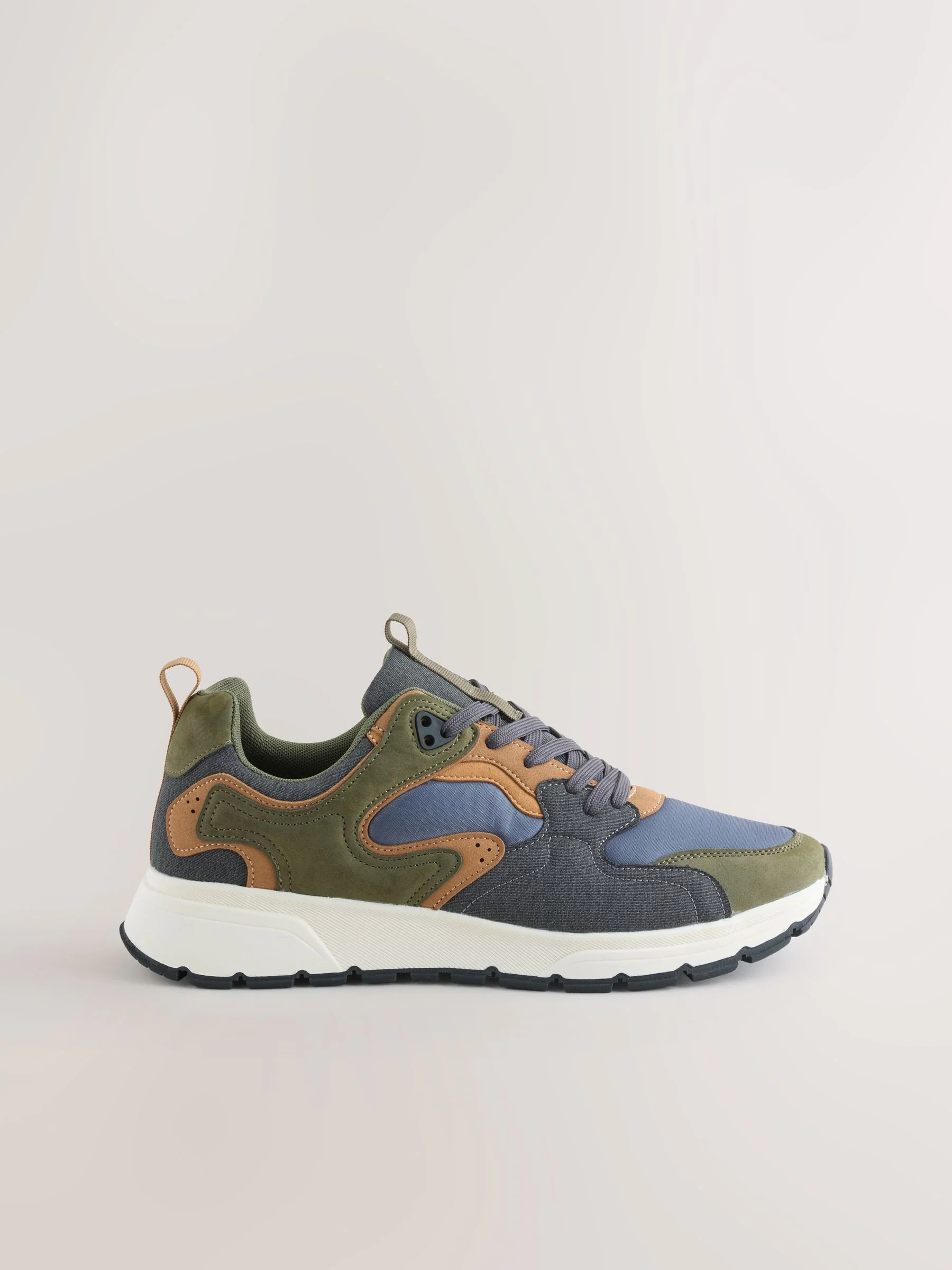 Kakigroen - Sneakers met panelen