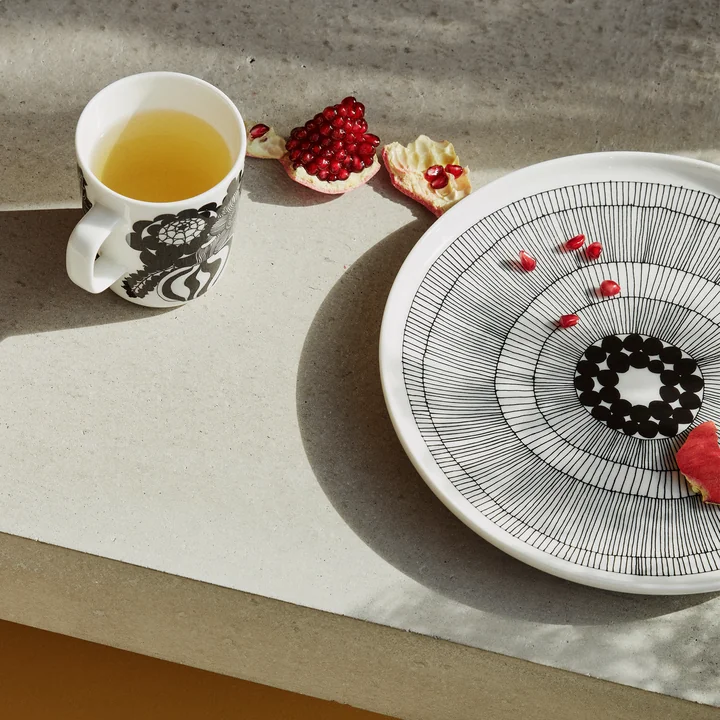 Marimekko - Oiva Siirtolapuutarha Becher 250 ml, weiss / schwarz / orange