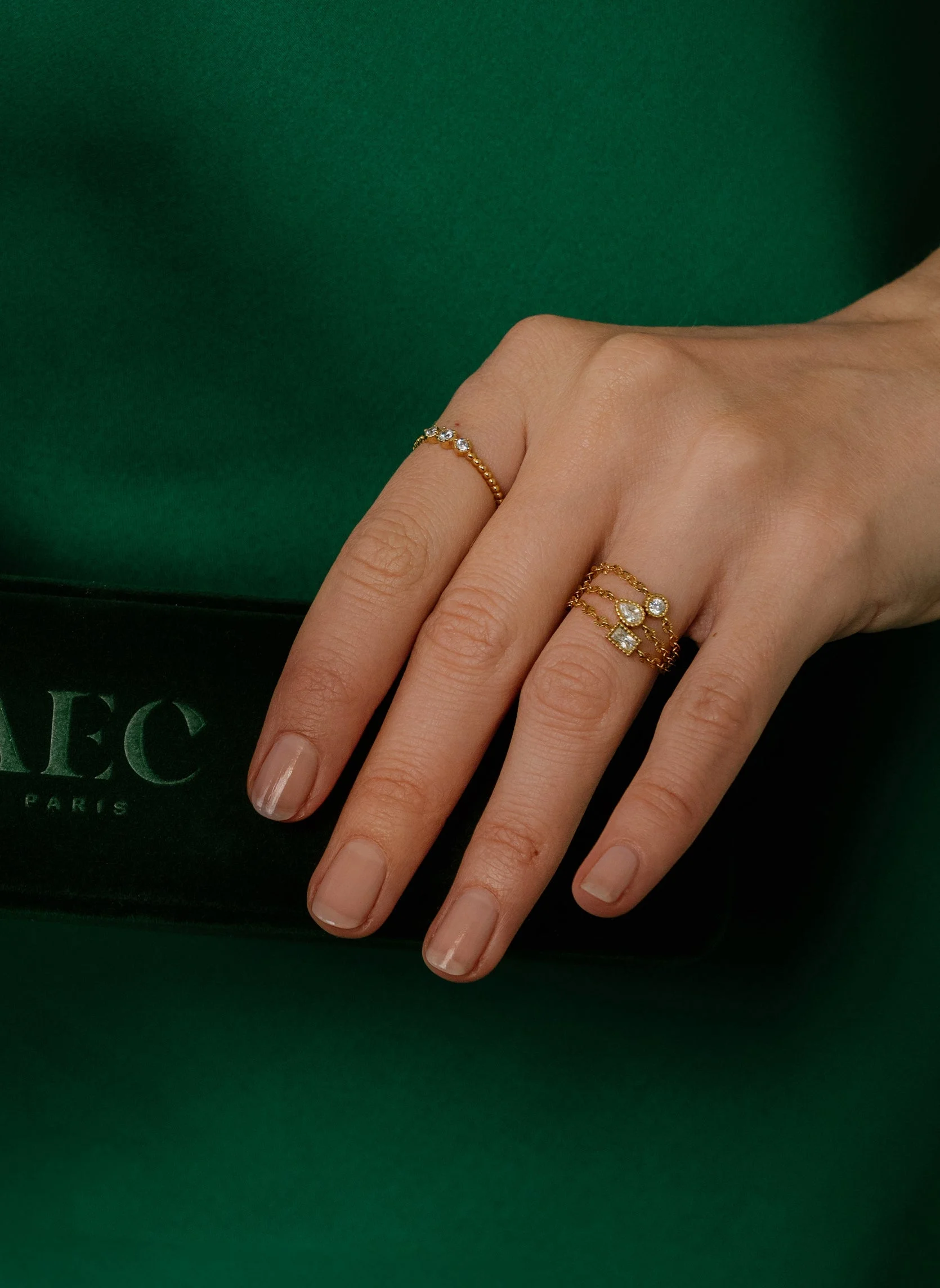 DAYA RECTANGLE ÉTOILÉE - Bague chaîne daya rectangle étoilée | Blanc