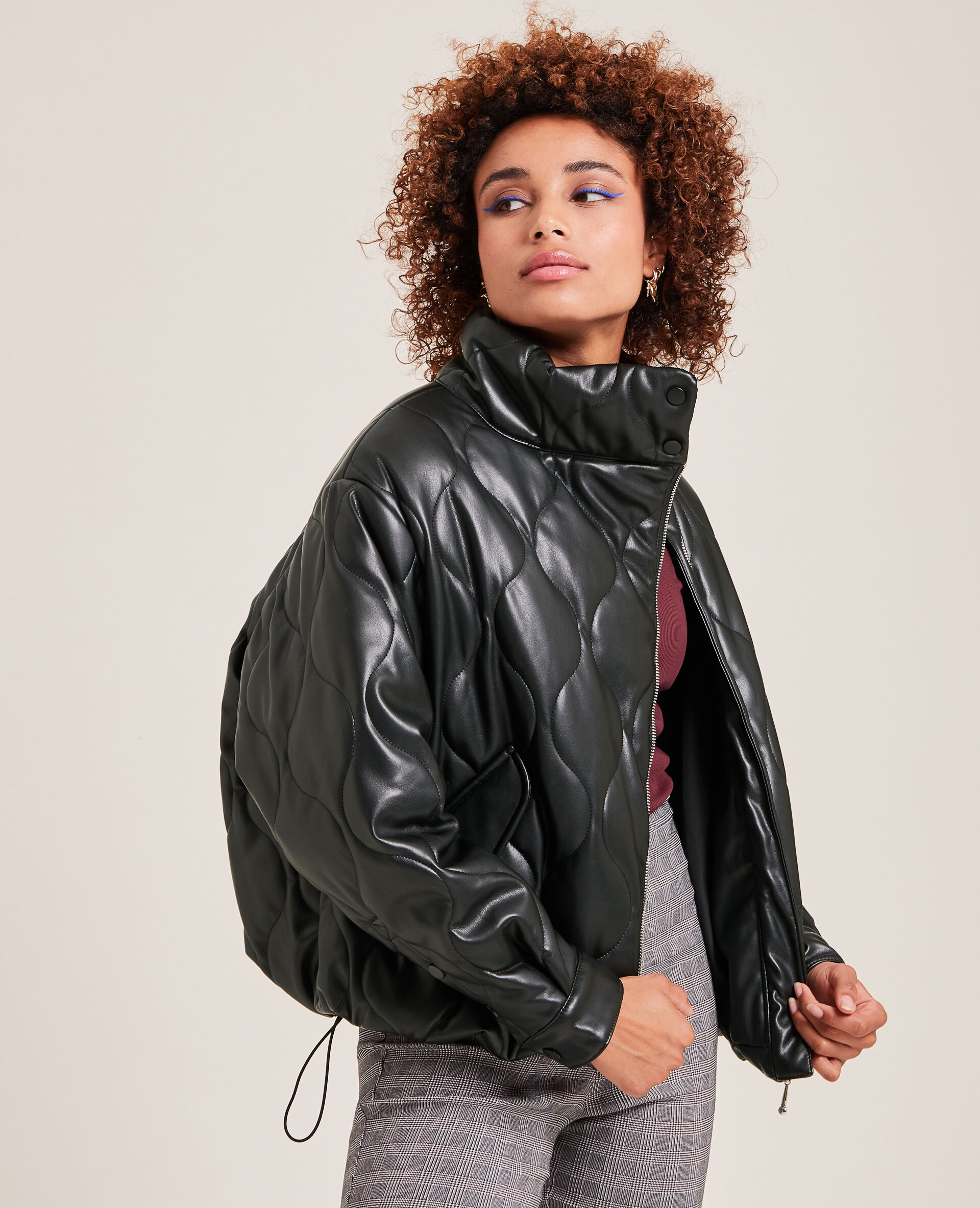 Blouson matelassé en simili cuir - Noir