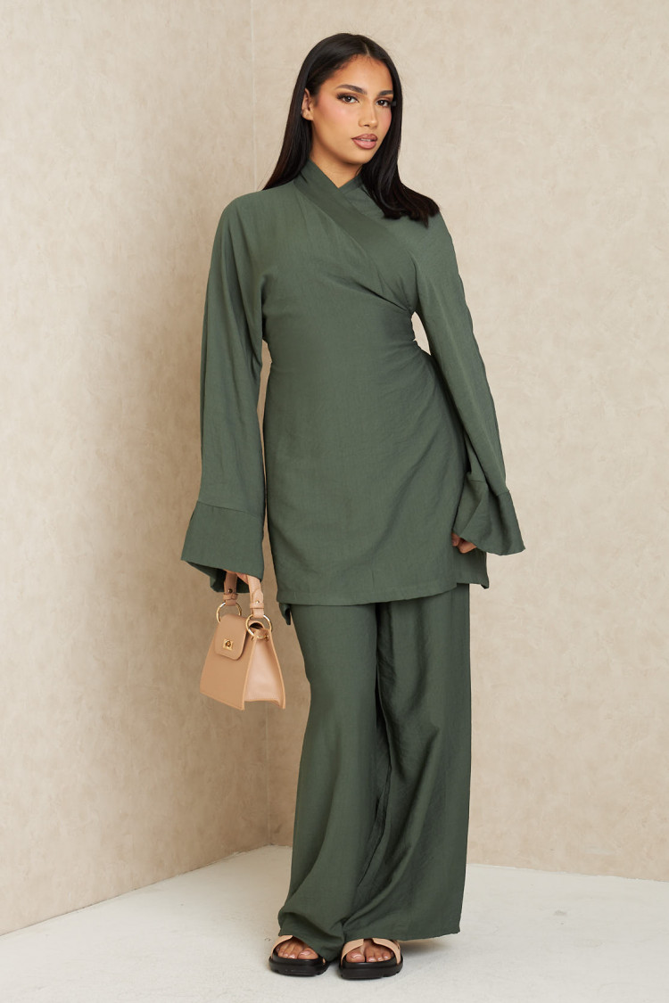 Ensemble 2 pièces blouse + pantalon kaki a noué