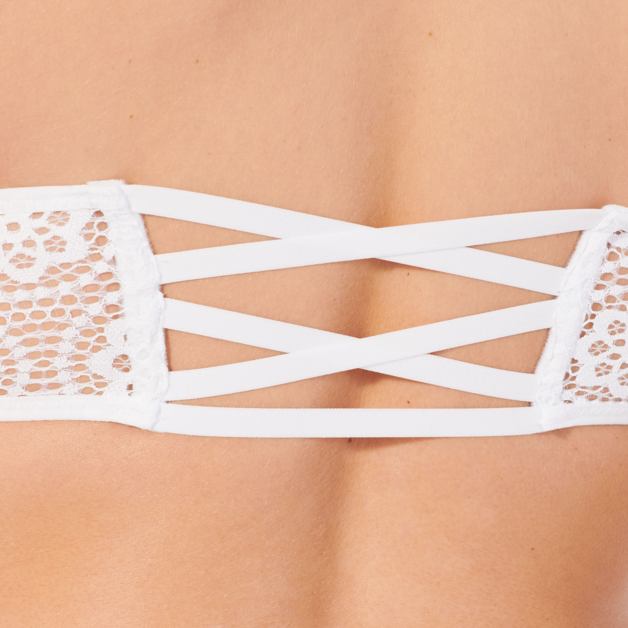 Soutien-gorge bandeau en dentelle