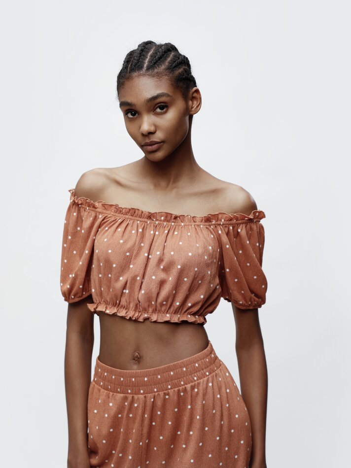 Top cropped texturizado - Marrom/cru