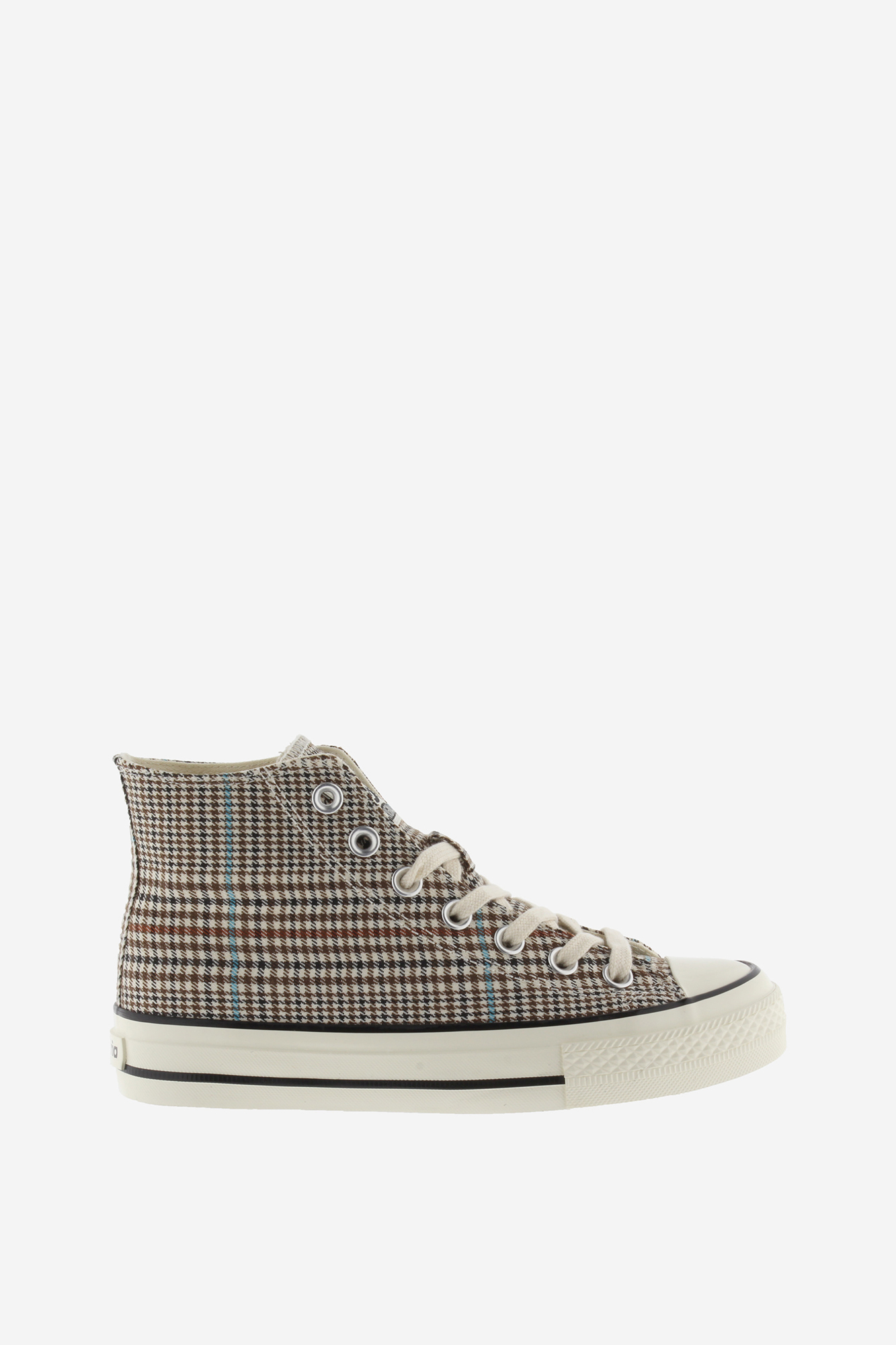 Bota estilo basquete