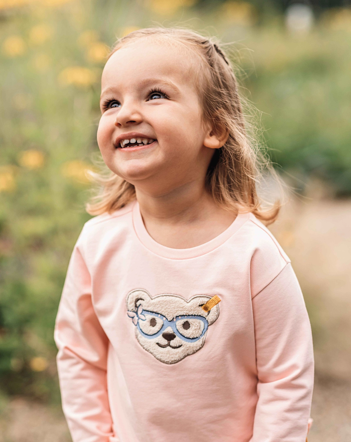 Sweatshirt TEDDY MIT BRILLE in seashell pink