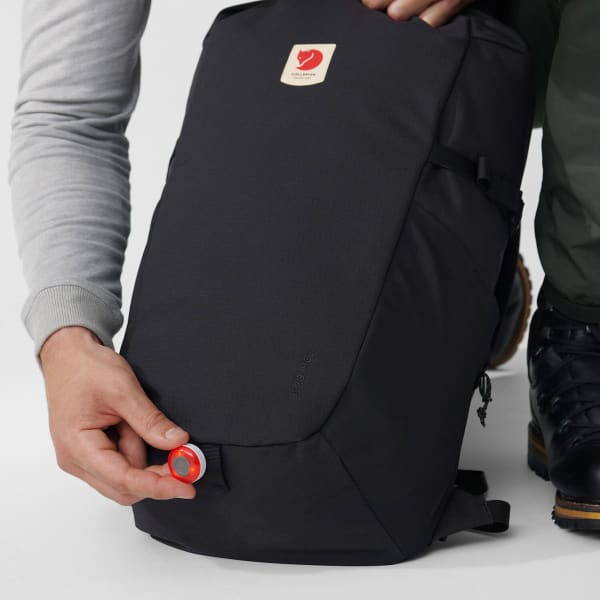 Sac à dos lifestyle FJALLRAVEN ULVÖ ROLLTOP 30 BLACK