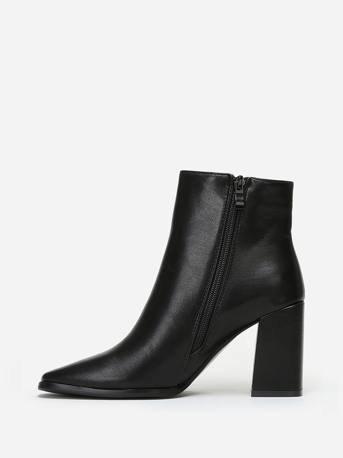 Bottines à bout et talon carrés- Noir