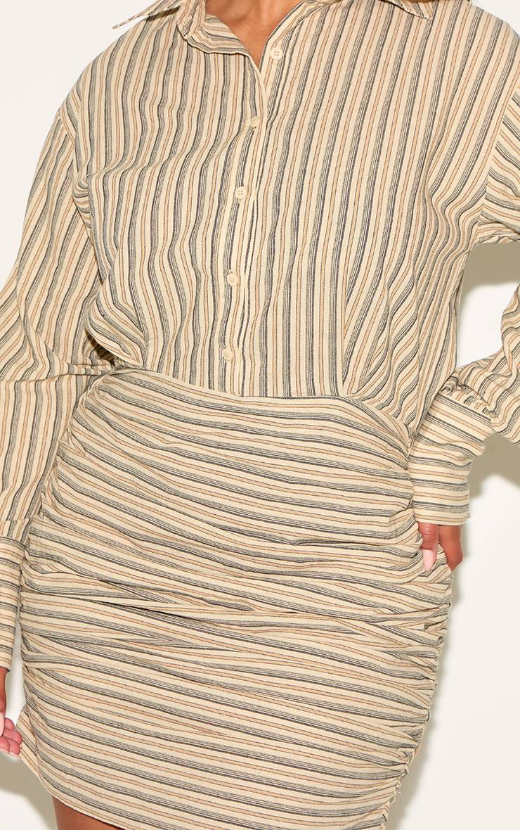 Vert Olive Robe Chemise Shape À Rayures Avec Boutons Devant Et Ourlet Froncé
