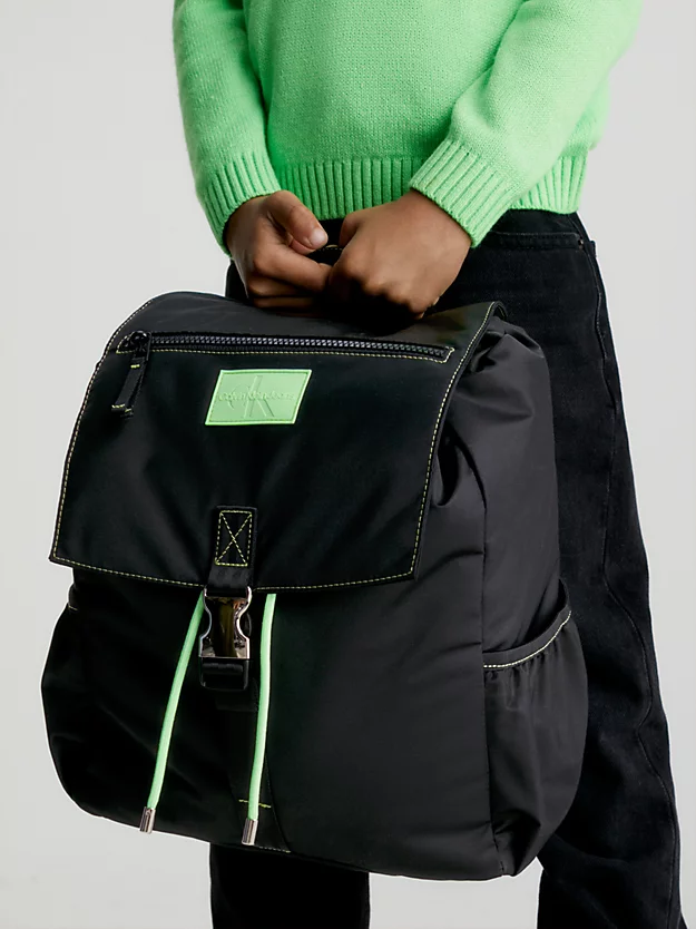 Mochila com aba para crianças