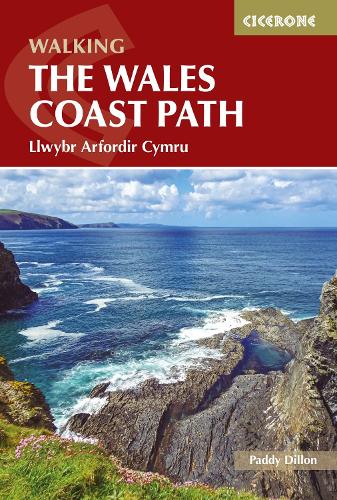 Walking the Wales Coast Path: Llwybr Arfordir Cymru (Paperback)