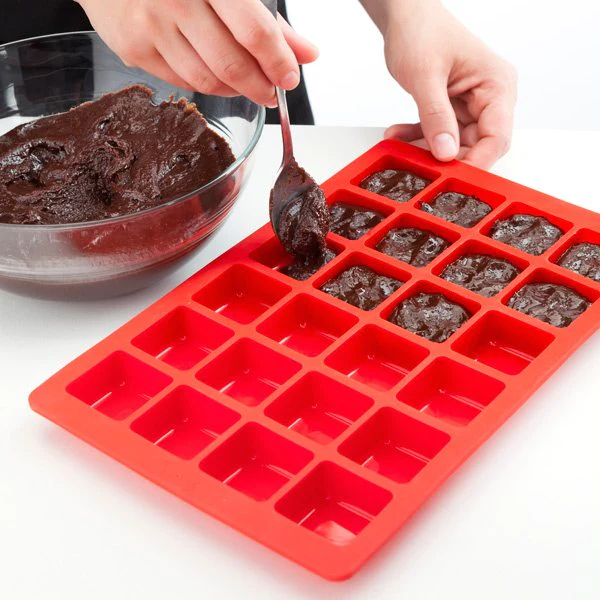 Moule 24 mini-brownies silicone Lékué