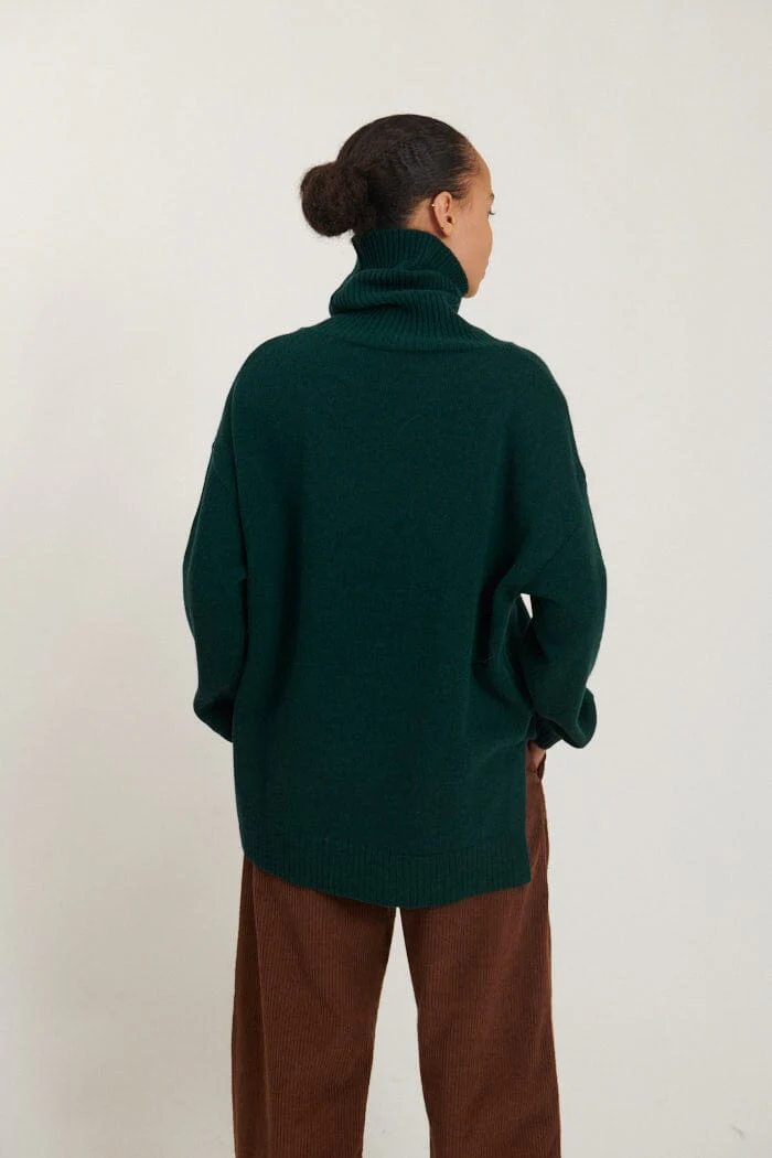 Basic Apparel Line T-neck 714 rain forest