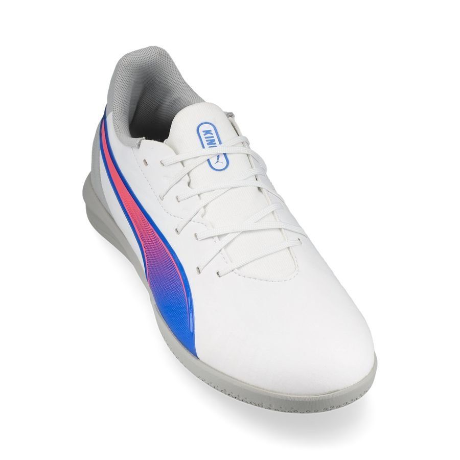 PUMA King Match IT Formula - Blanc/Bleu/Flat Light Gray Enfant
