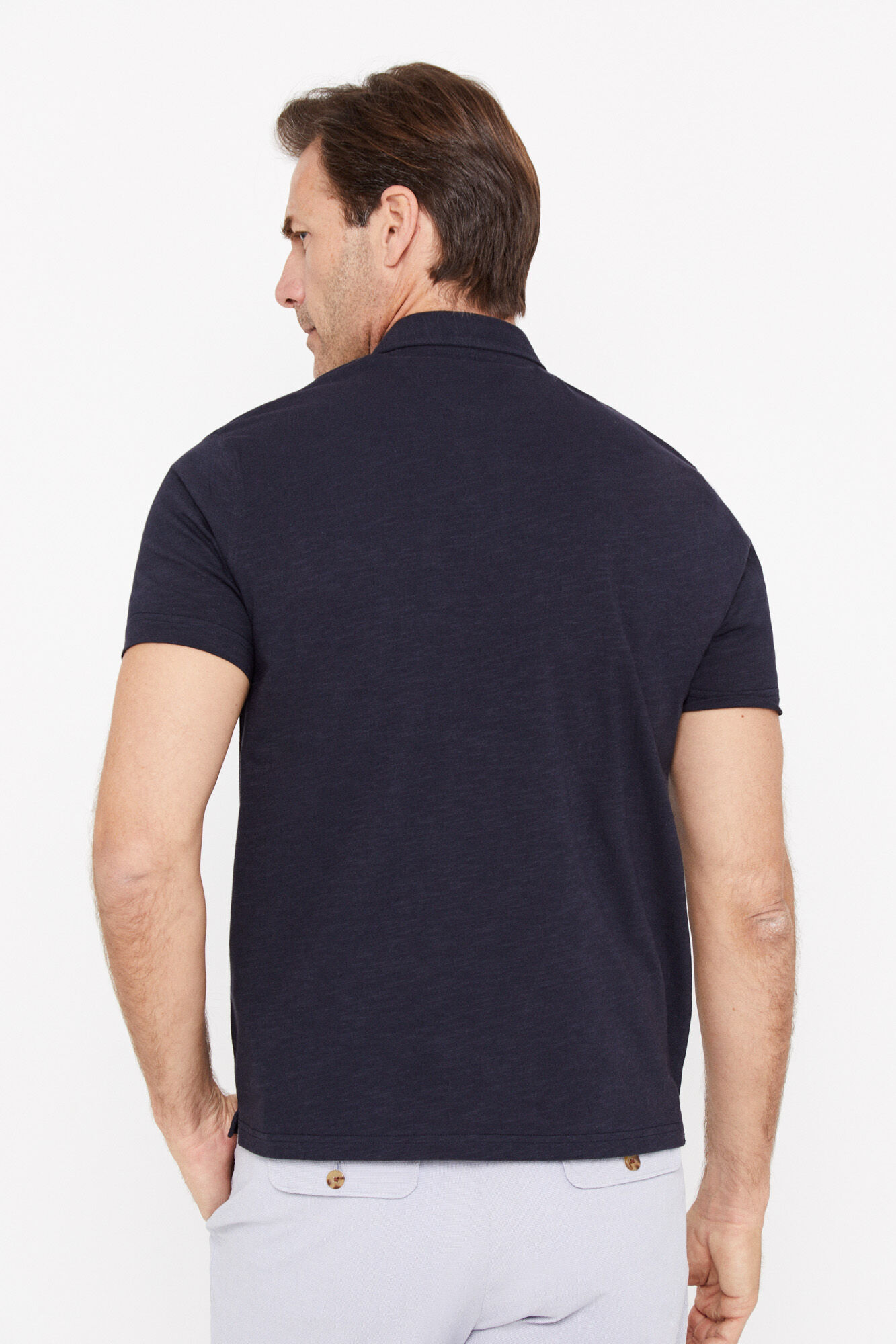 Camisa polo com colarinho aberto e bolsos - Azul Marinho