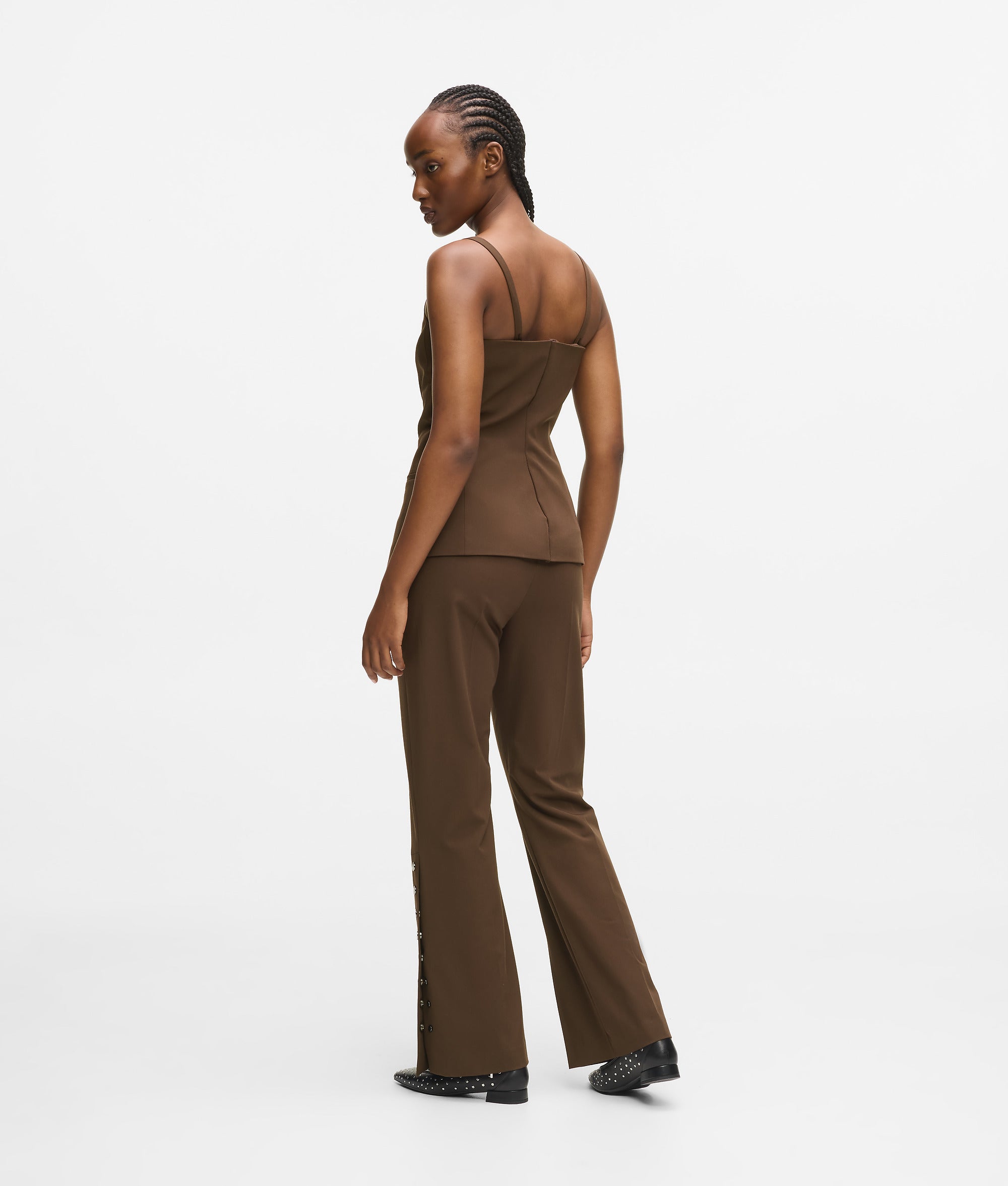 Broek met drukknopen