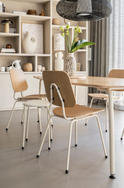 Dining 14 ZA Hout - Frame RAL9005 Jet Black + Eiken Fineer Naturel