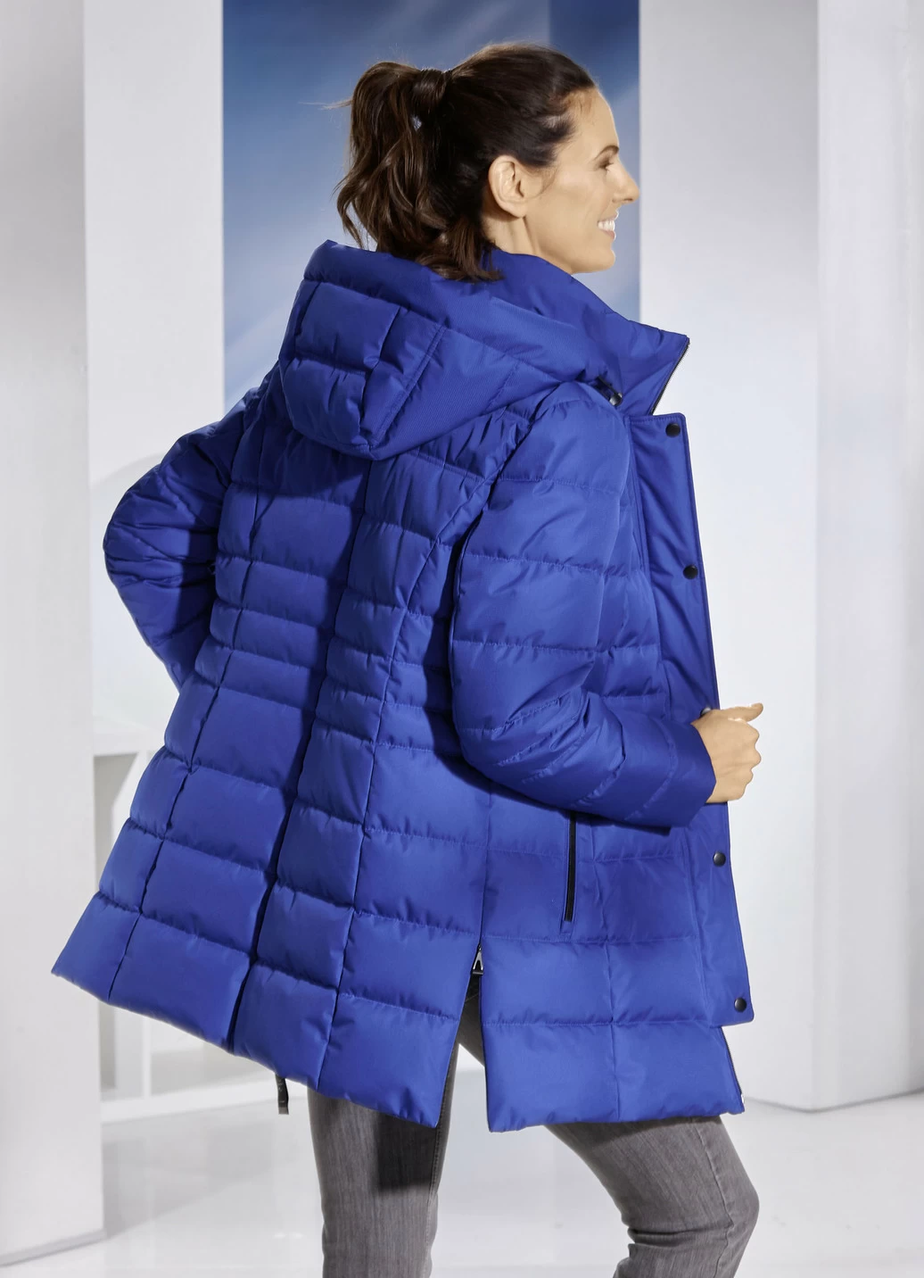 Funktionsjacke mit abnehmbarer Kapuze