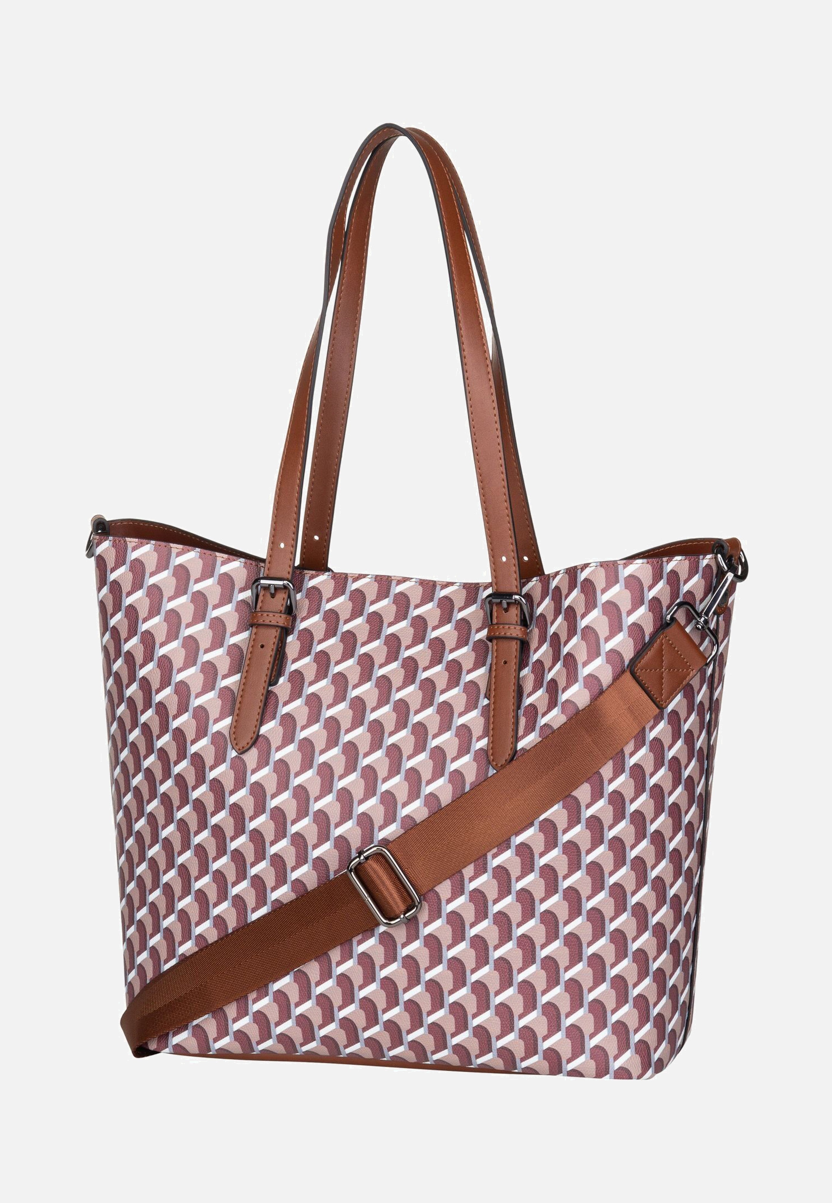 Ella L Oyard - Shopper
