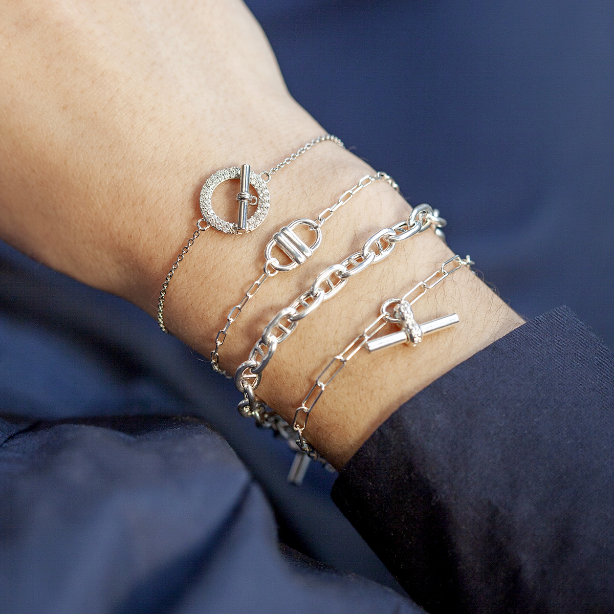 Bracelet argent 925 motif fermoir T/bar serti de zirconias 16 à 18 cm