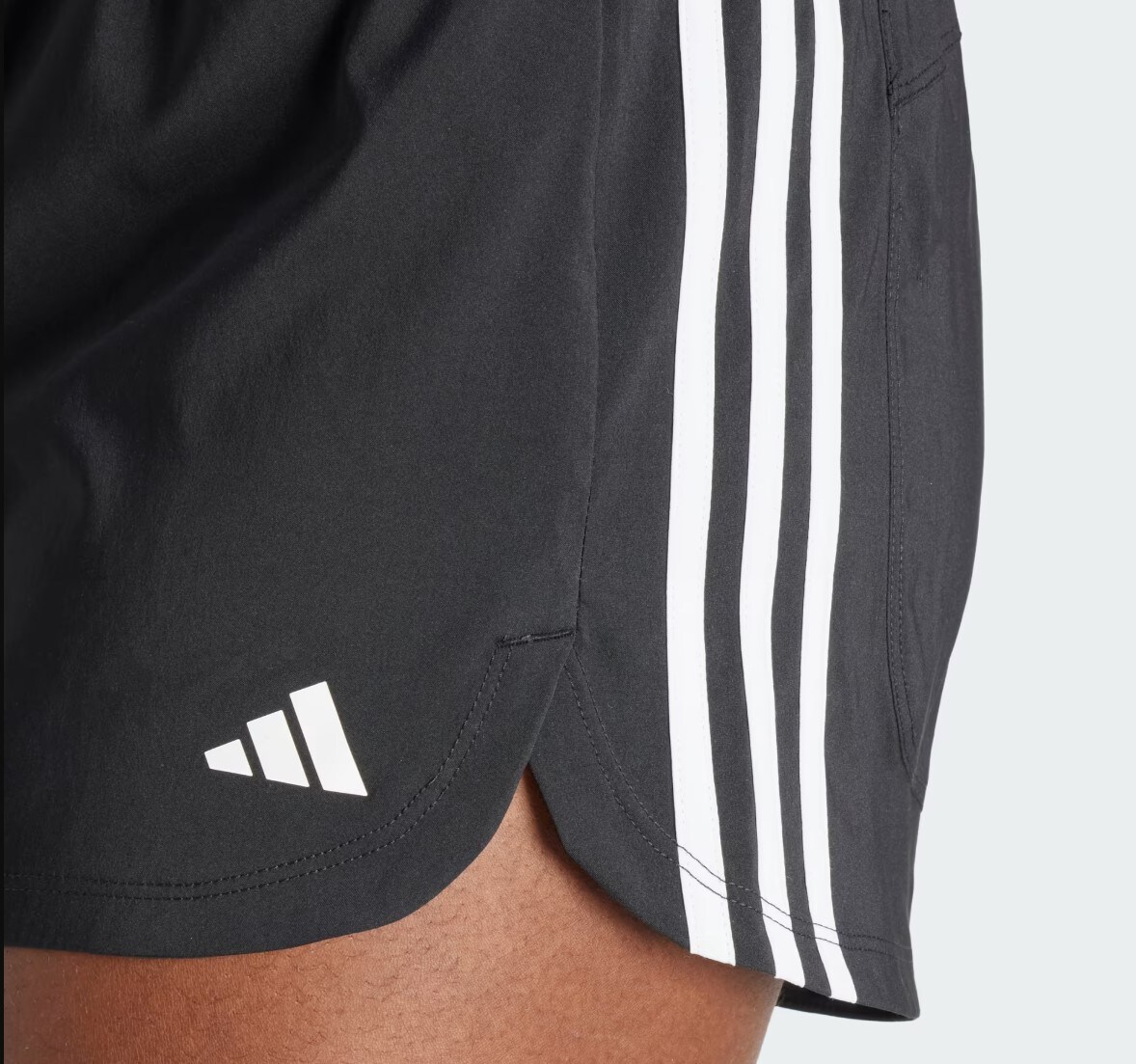 Adidas Pacer Training 3- Stripes Woven High Rise Shorts, dame<br>Fantastisk god komfort og passform!