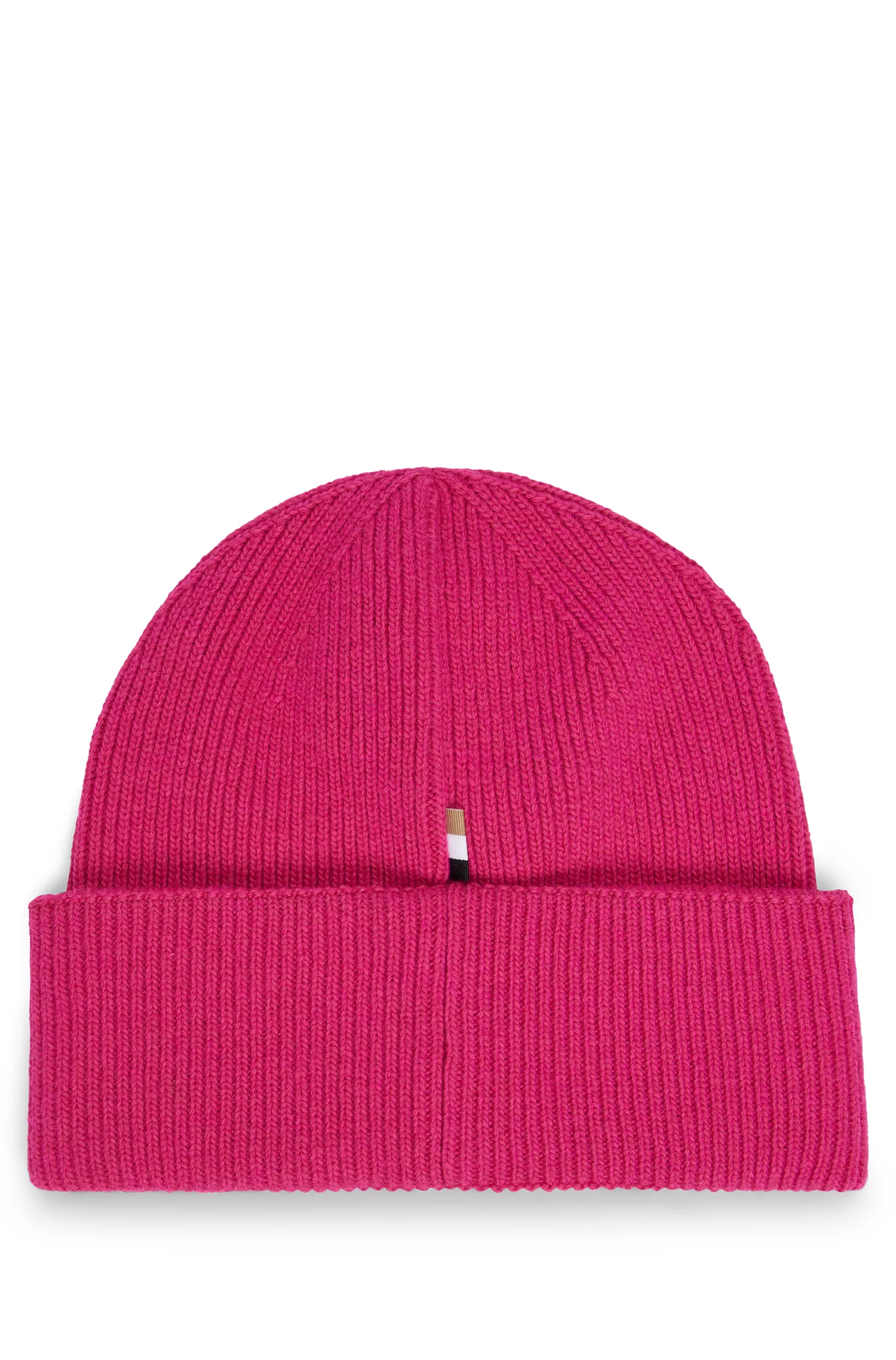 Gorro BOSS preto canelado com detalhe de logotipo em tom sobre tom
