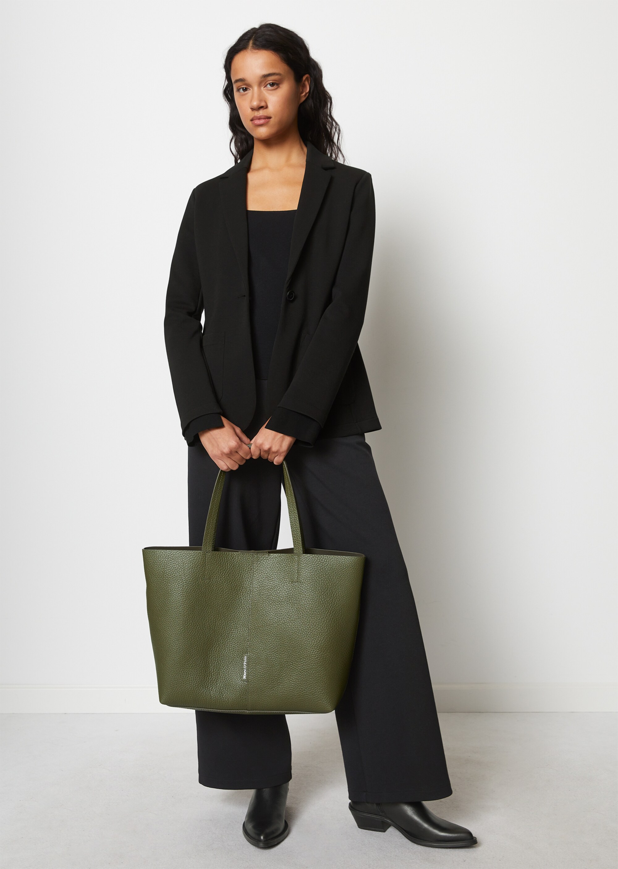 Shopper aus genarbtem Rindleder