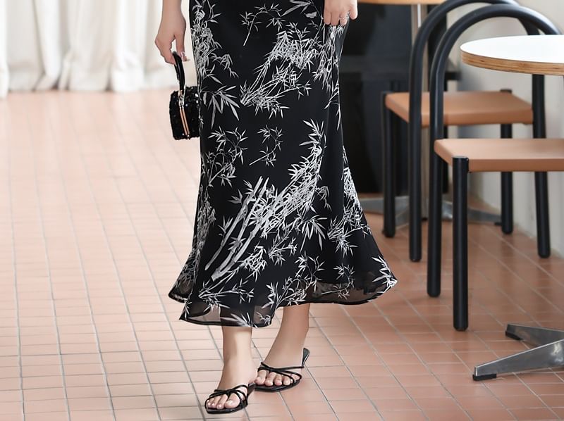 Telipino - Lange zeemeerminjurk met spaghettibandjes en bamboeprint