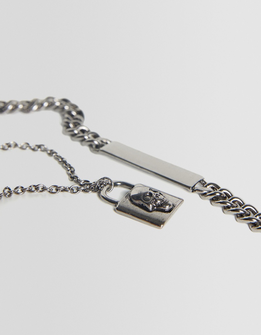 Conjunto de 2 gargantilhas com placa de caveira