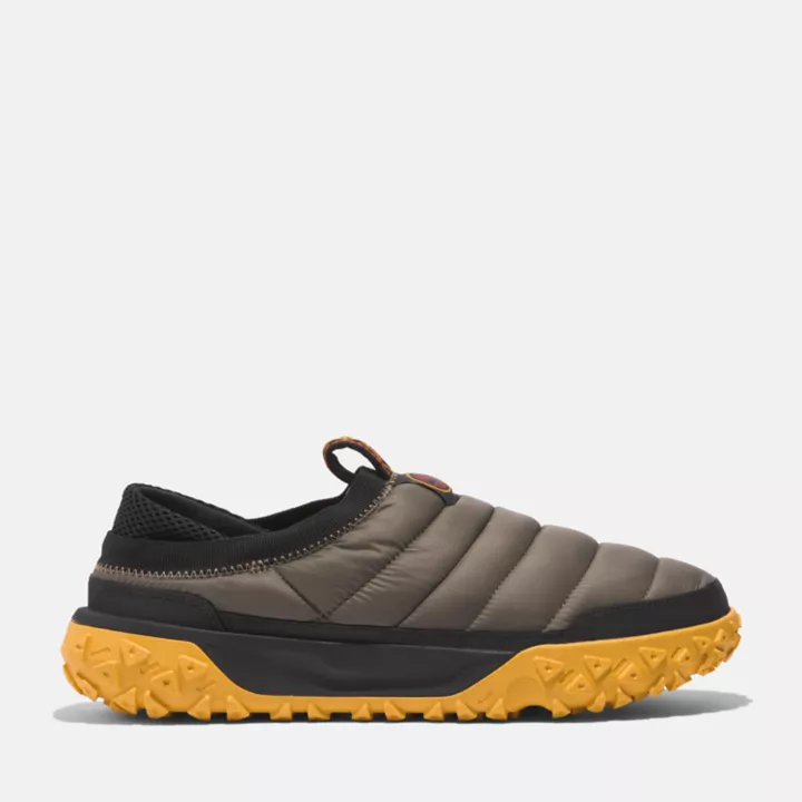 Tênis slip-on GreenStride Motion 6 para homens na cor verde.