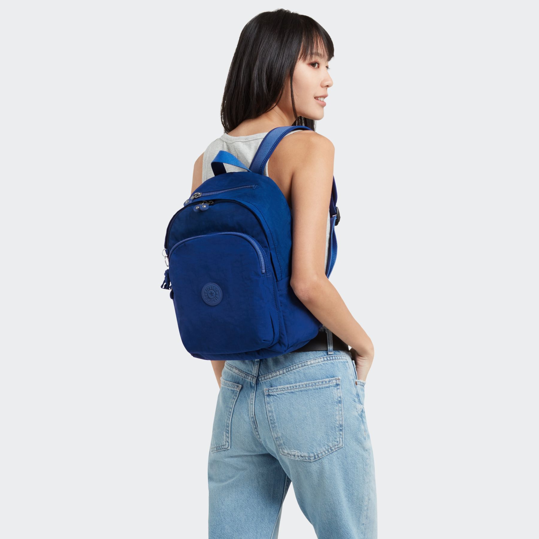 DELIA Sac à Dos Moyen avec Poche Frontale et Poignée Supérieure - Deep Sky Blue