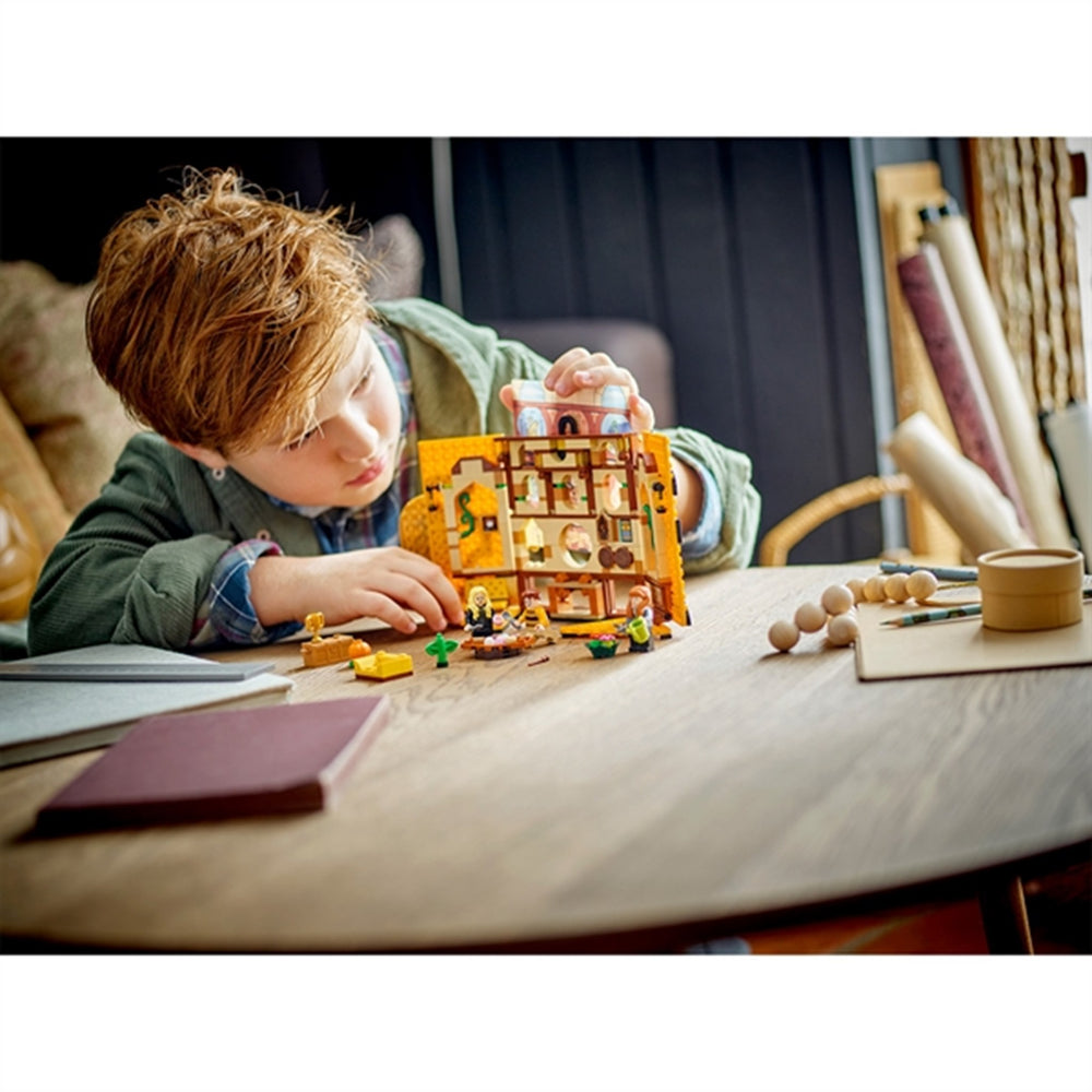 Køb LEGO® Harry Potter™ Kollegiets Banner Hufflepuff™