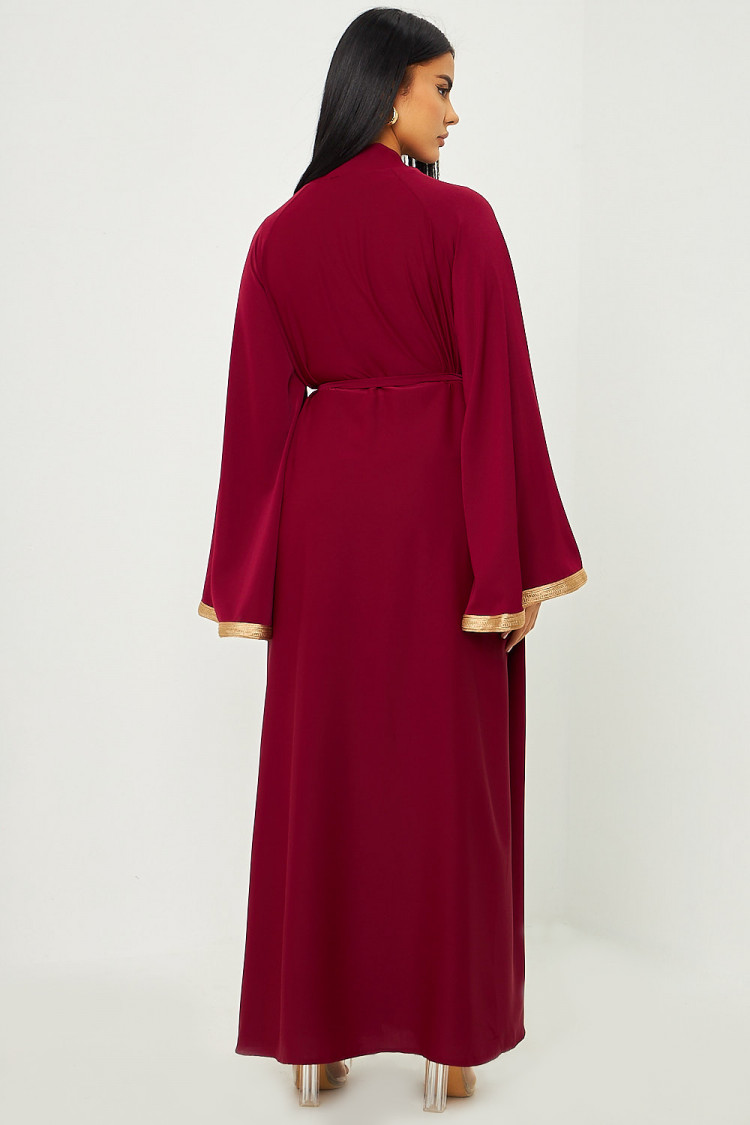Kimono bordeaux ceinturé empiècement doré sur les manches