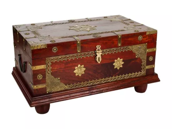 Coffre en bois rouge 50x30x25h