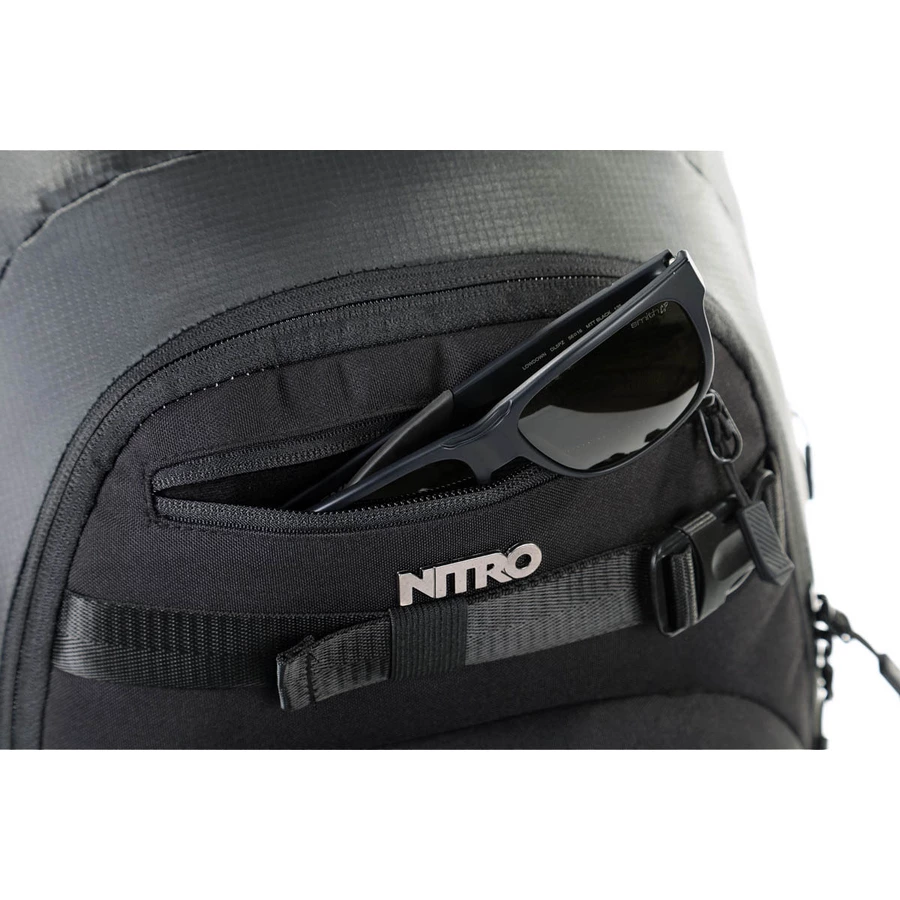 Nitro Chase - Laptoprucksack 17 51 cm tough black