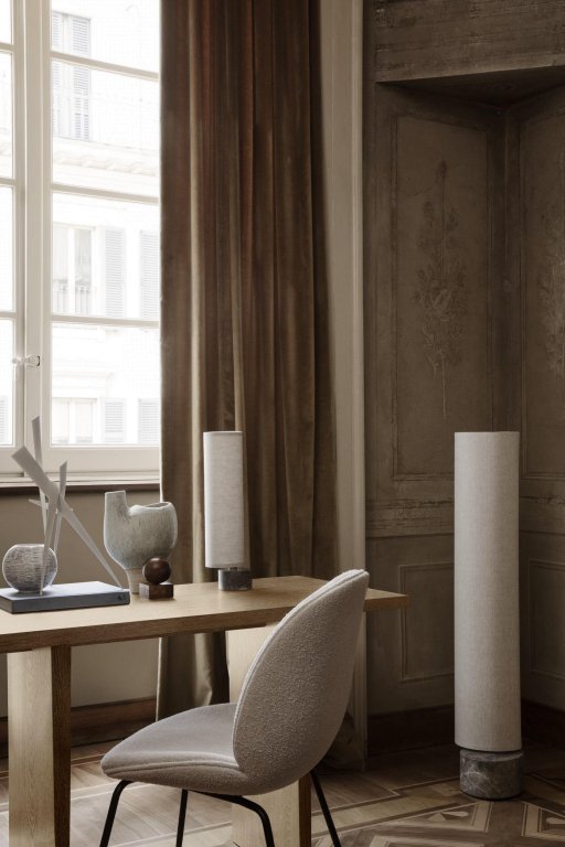 Gubi Unbound vloerlamp LED hoog canvas