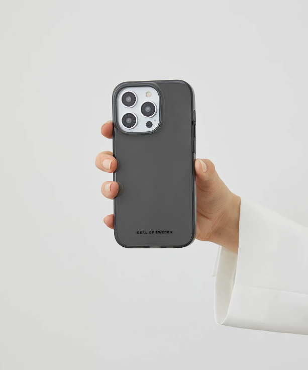 iPhone 16e / 15 Hardcase Hülle Clear Case Recycled (IDCLC-I2361-470) - Tinted Black